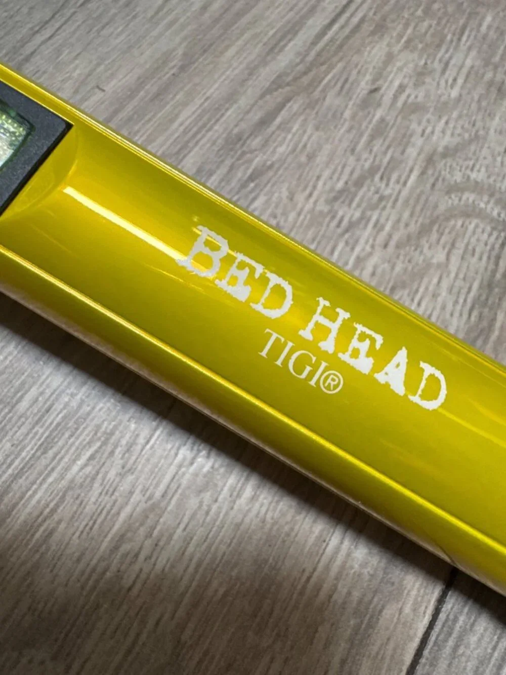 Bed Head TIGI Yellow Model BH362 Curling Wand 120V/240V Dual Voltage Power Switc